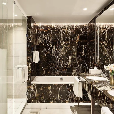 Hyatt Regency Ξενοδοχείο 5*