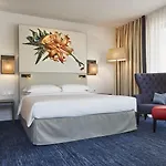 Hyatt Regency Hotel 5*