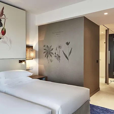 מלון Hyatt Regency 5*