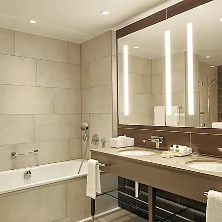 Hyatt Regency 5*