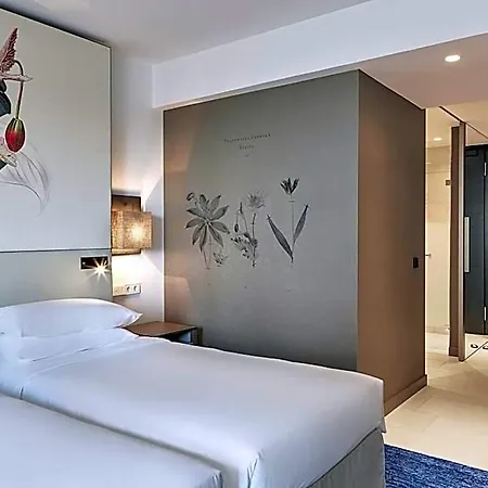 Hyatt Regency 5* Amsterdam
