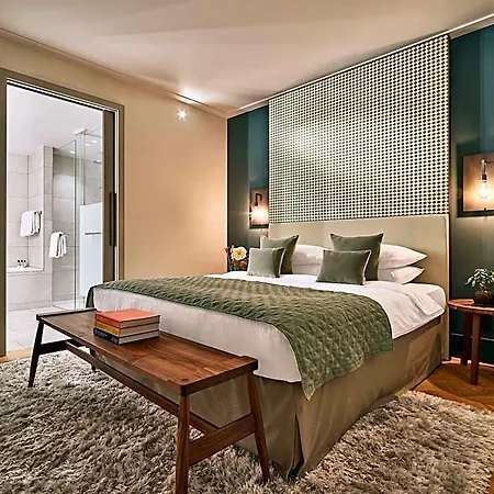 Hyatt Regency 5*