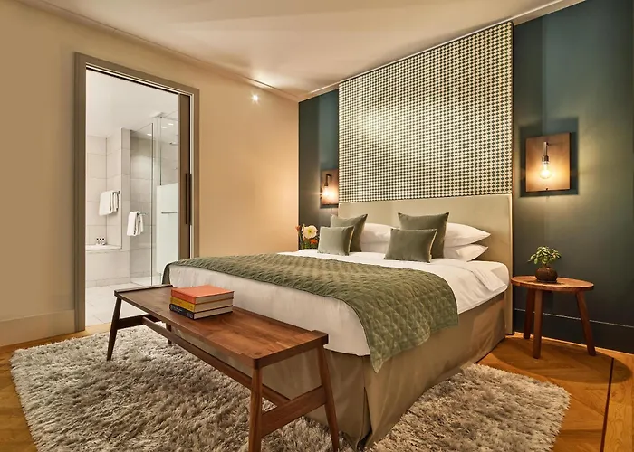 Hyatt Regency Hotel 5*