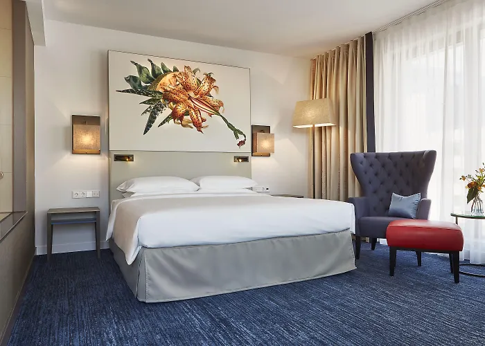 Hyatt Regency מלון 5*