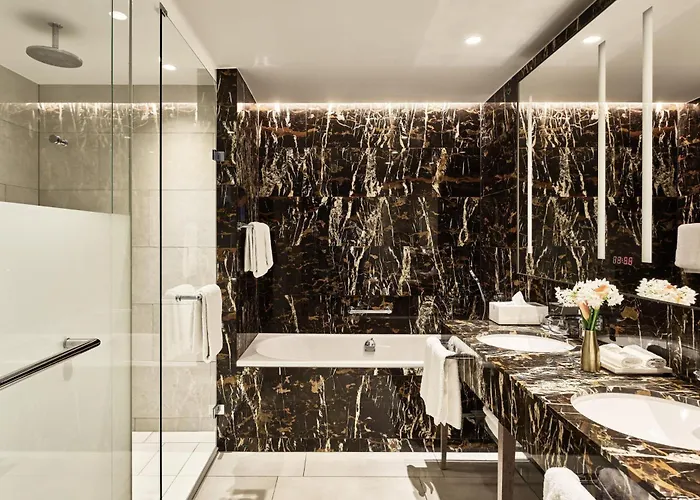 Hyatt Regency מלון 5*